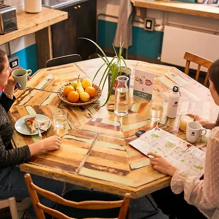 אכסניה Madama & Bistrot