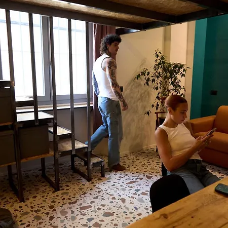 Madama Hostel&bistrot Milán