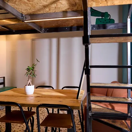 Madama Hostel&bistrot Hostal *
