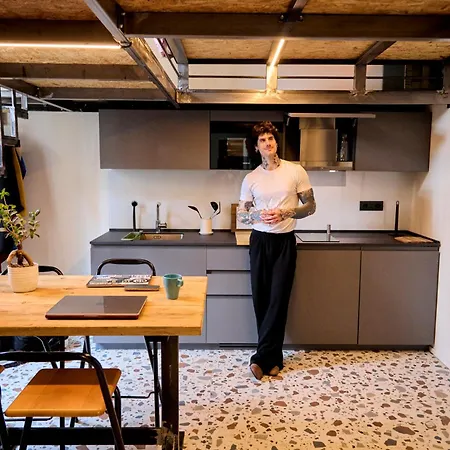 Hostal Madama Hostel&bistrot *
