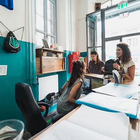 אכסניה Madama & Bistrot מילאנו