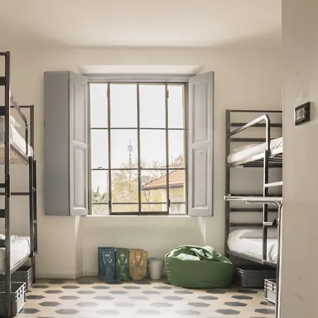 마다나 앤 비스트로 호스텔 밀라노