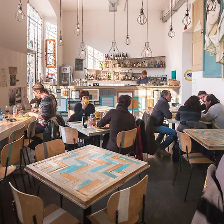 אכסניה Madama & Bistrot *