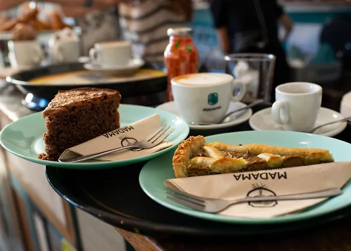 旅馆 夫人酒馆旅馆 *