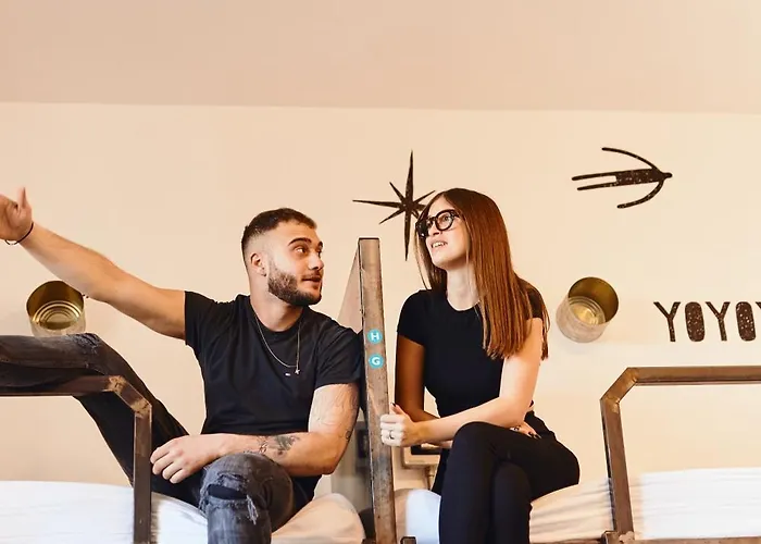 夫人酒馆旅馆 *