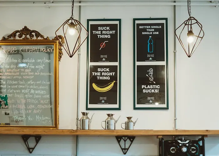 旅馆 夫人酒馆旅馆 *