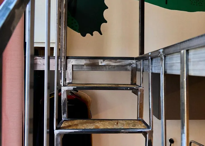 旅馆 夫人酒馆旅馆 *