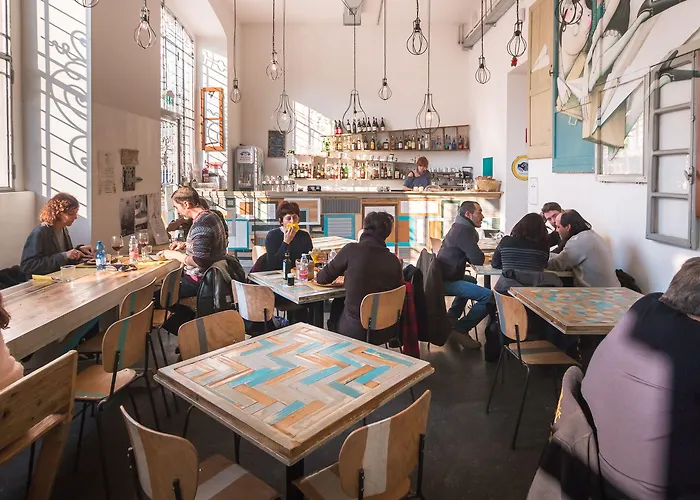 旅馆 夫人酒馆旅馆 *