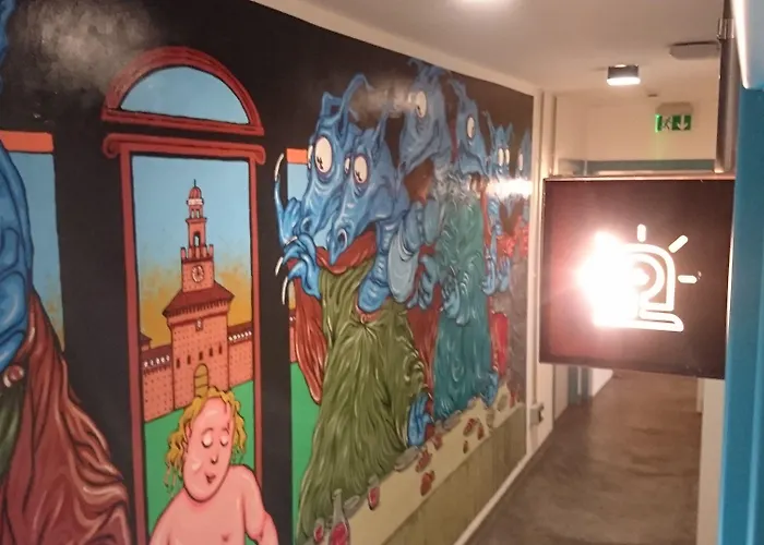 旅馆 夫人酒馆旅馆 *