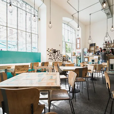 Hostel Madama & Bistrot Mediolan
